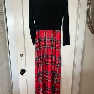 Chic Black and Red Plaid Maxi Dress